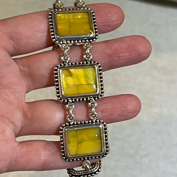 Yellow Stone Bracelet - Picture 4 of 6